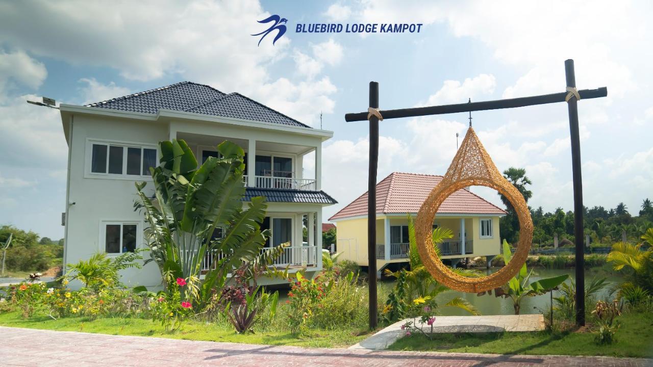 Bluebird Lodge Kampot Exteriör bild
